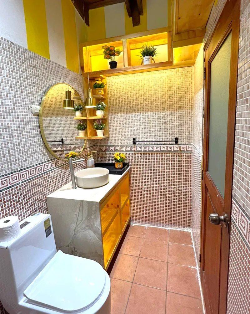 Suite 3 bathroom — Penthouse Pallazzo (02)